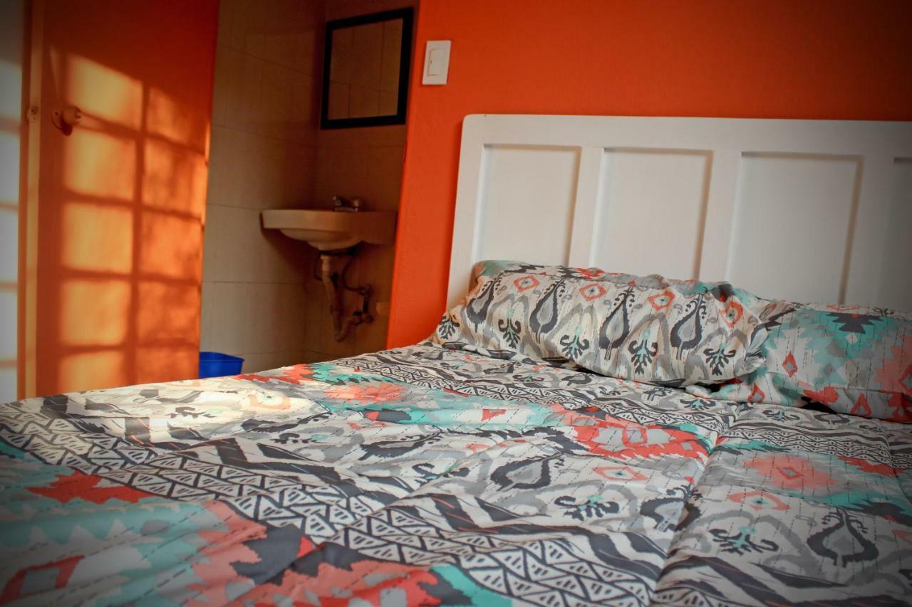 Hostal Americana Guadalajara Exteriör bild
