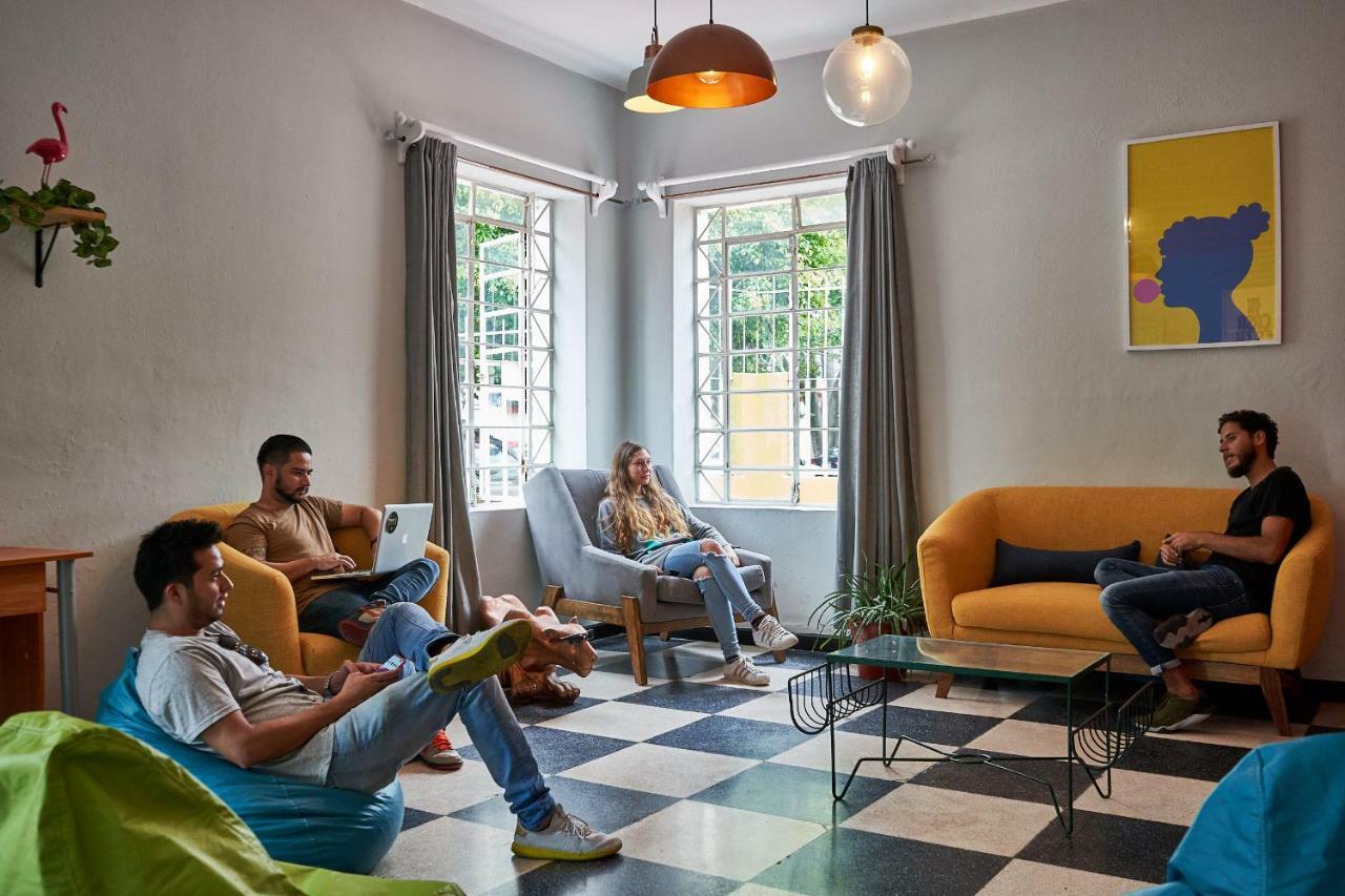 Hostal Americana Guadalajara Exteriör bild